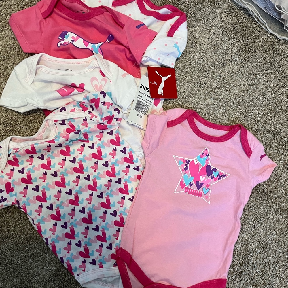 New baby girl 0-3m Puma bodysuits set of 5